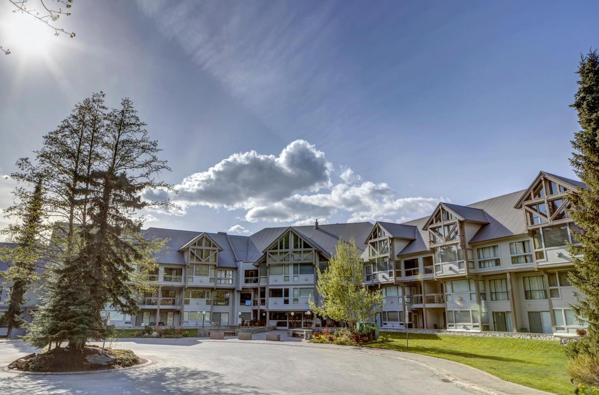 Greystone 210 Ski-in Out * Whistler